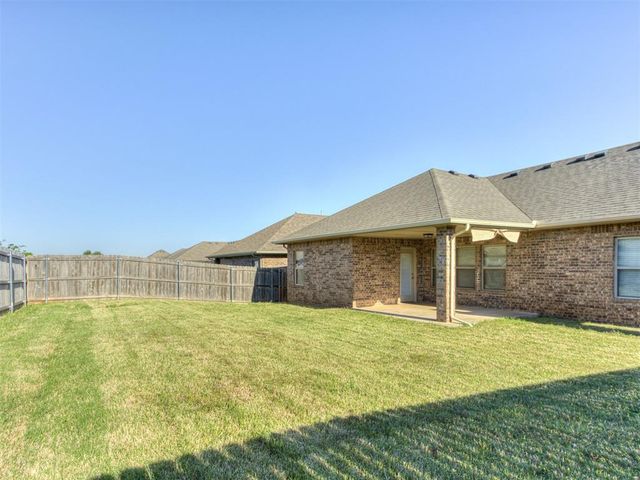 8216 NW 160th Terrace, Edmond, OK 73013