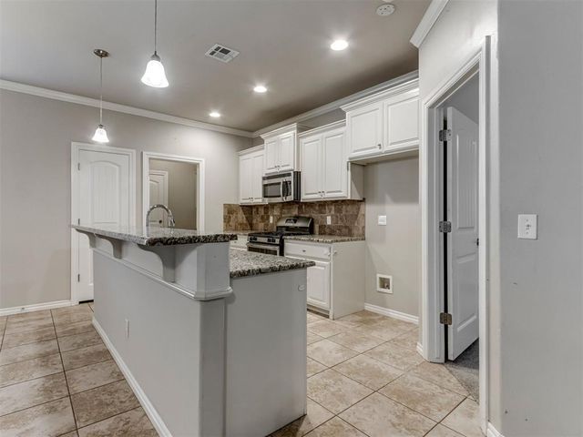 8216 NW 160th Terrace, Edmond, OK 73013