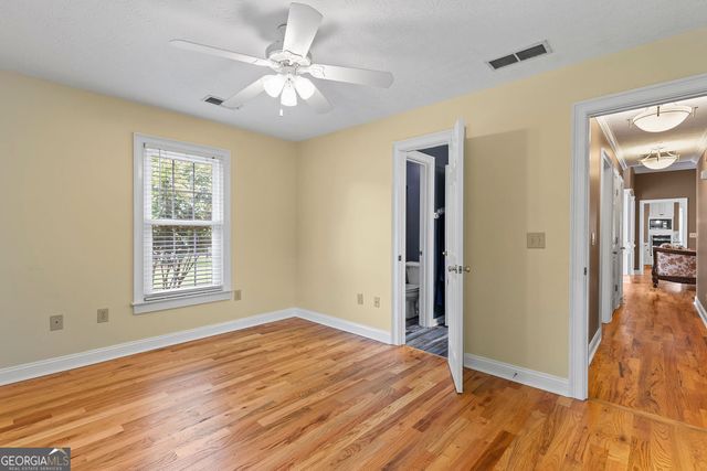 1104 Brookfield Drive SE, Conyers, GA 30013