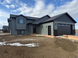 615 BULL RUN DR, Box Elder, SD 57719