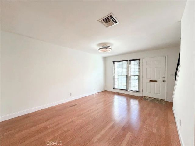 22131 N Oxnard Street A, Woodland Hills, CA 91367