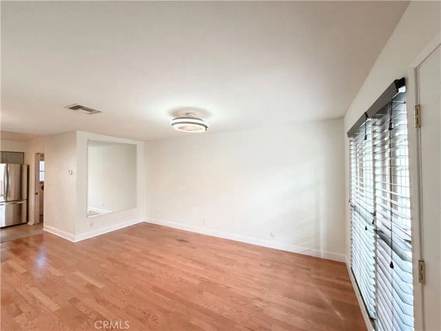 22131 N Oxnard Street A, Woodland Hills, CA 91367