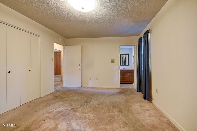2301 Norwich Place, Kingsport, TN 37660