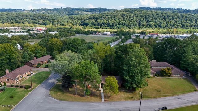 2301 Norwich Place, Kingsport, TN 37660