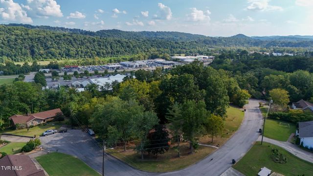 2301 Norwich Place, Kingsport, TN 37660