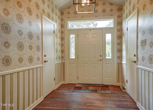 2301 Norwich Place, Kingsport, TN 37660