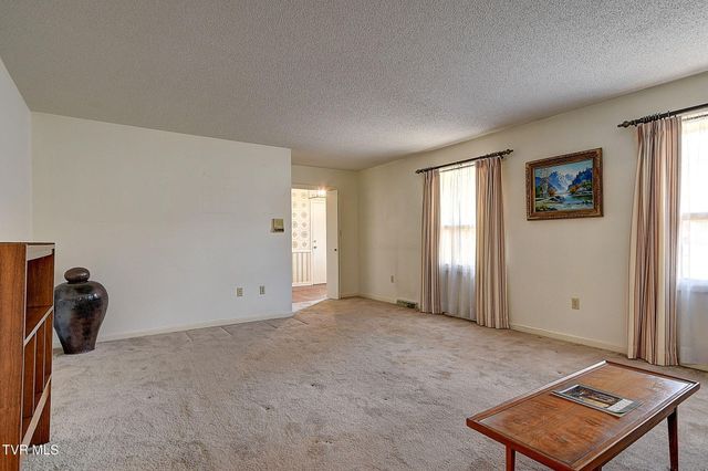 2301 Norwich Place, Kingsport, TN 37660