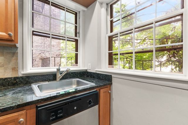78 Phillips St 3, Boston, MA 02114