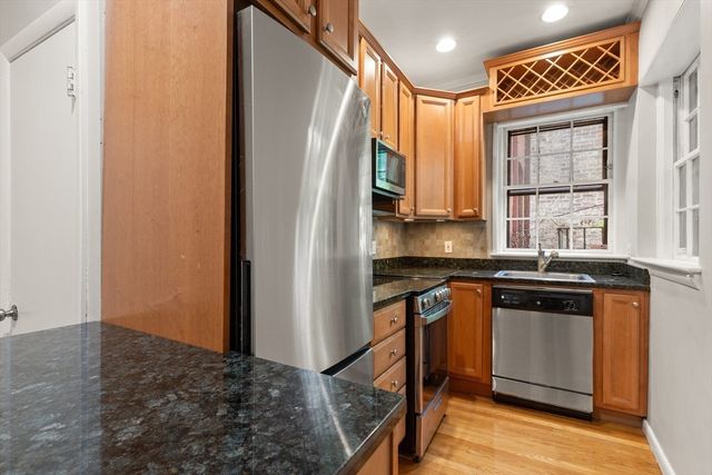 78 Phillips St 3, Boston, MA 02114