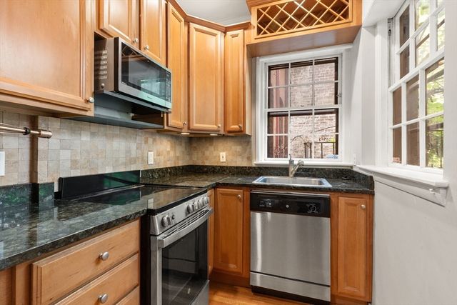 78 Phillips St 3, Boston, MA 02114