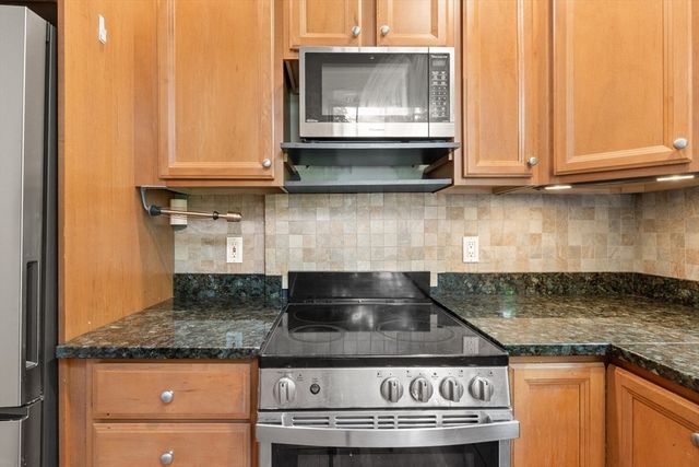 78 Phillips St 3, Boston, MA 02114