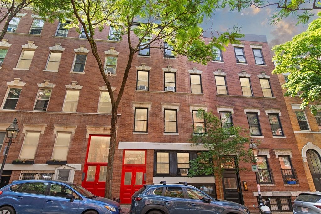 78 Phillips St 3, Boston, MA 02114