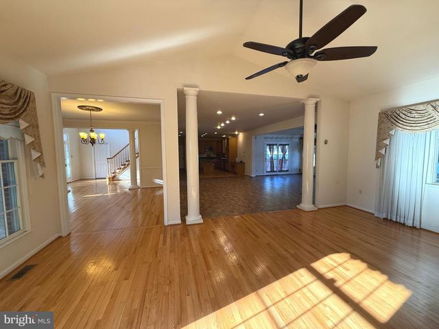 8069 ALEXANDER PL, La Plata, MD 20646