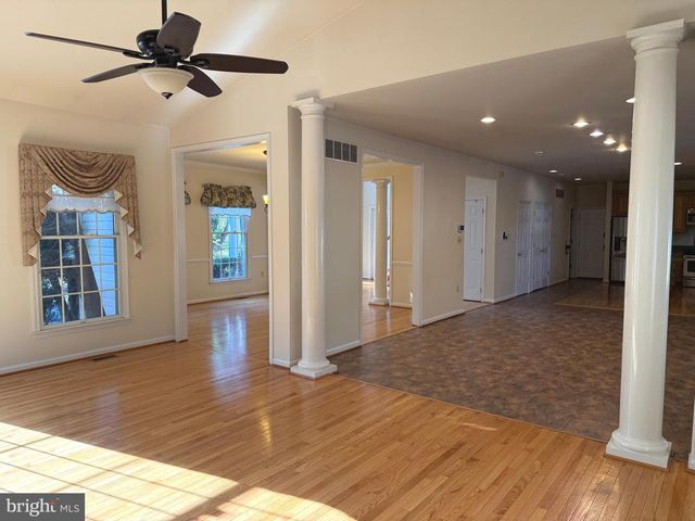 8069 ALEXANDER PL, La Plata, MD 20646