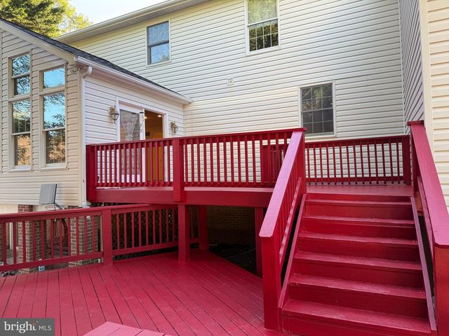 8069 ALEXANDER PL, La Plata, MD 20646