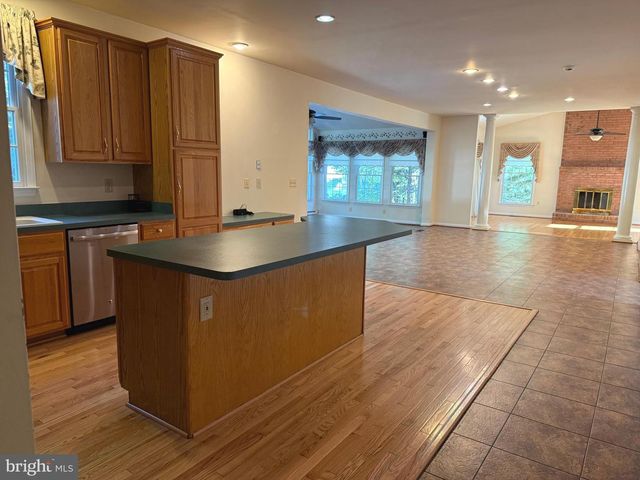 8069 ALEXANDER PL, La Plata, MD 20646