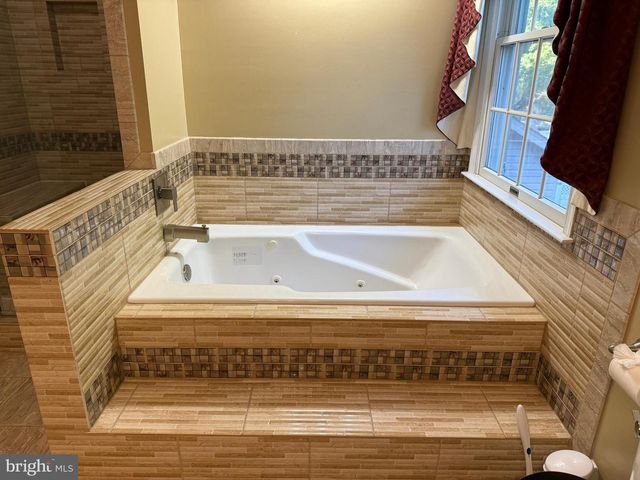 8069 ALEXANDER PL, La Plata, MD 20646