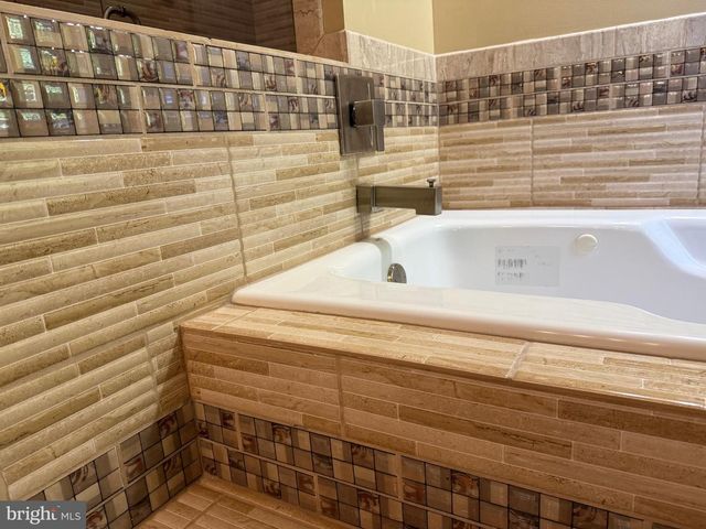 8069 ALEXANDER PL, La Plata, MD 20646