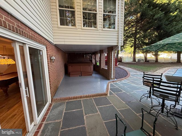 8069 ALEXANDER PL, La Plata, MD 20646