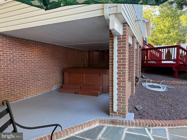 8069 ALEXANDER PL, La Plata, MD 20646