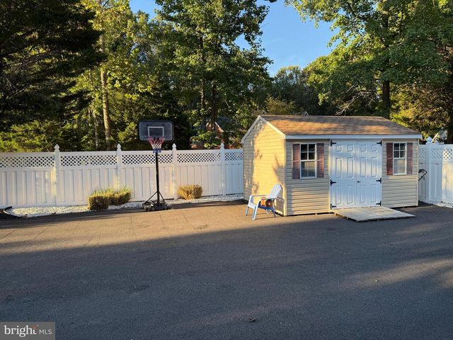 8069 ALEXANDER PL, La Plata, MD 20646