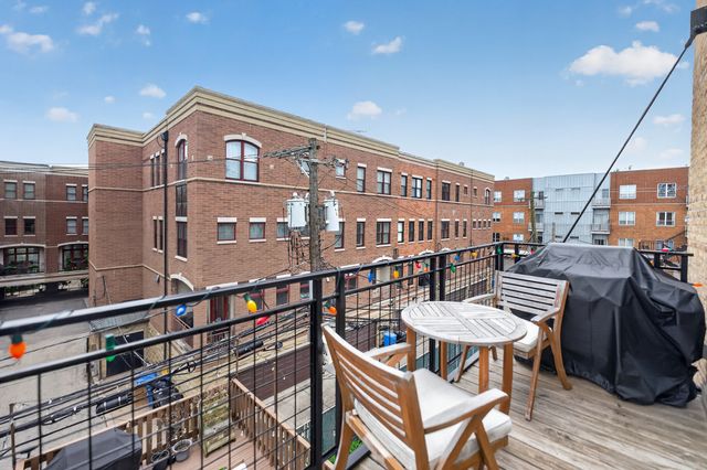 2333 W Saint Paul Avenue 300, Chicago, IL 60647