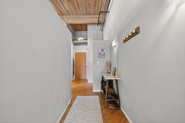 2333 W Saint Paul Avenue 300, Chicago, IL 60647