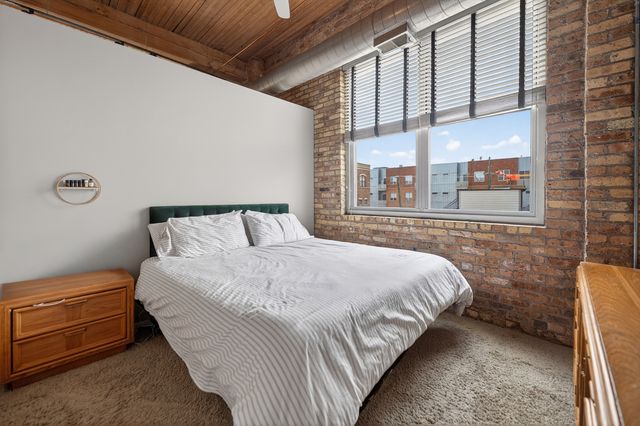 2333 W Saint Paul Avenue 300, Chicago, IL 60647