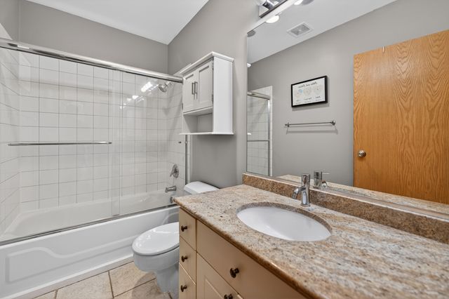 2333 W Saint Paul Avenue 300, Chicago, IL 60647