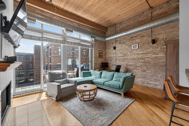 2333 W Saint Paul Avenue 300, Chicago, IL 60647