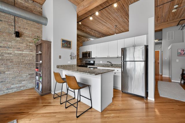 2333 W Saint Paul Avenue 300, Chicago, IL 60647