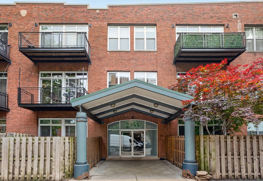 2333 W Saint Paul Avenue 300, Chicago, IL 60647