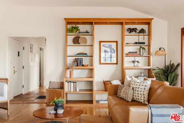 4172 Sea View Lane, Los Angeles, CA 90065