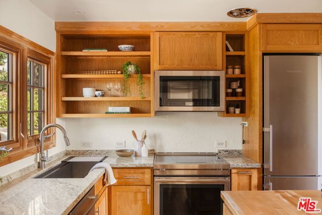 4172 Sea View Lane, Los Angeles, CA 90065