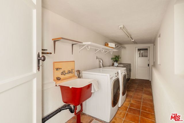 4172 Sea View Lane, Los Angeles, CA 90065