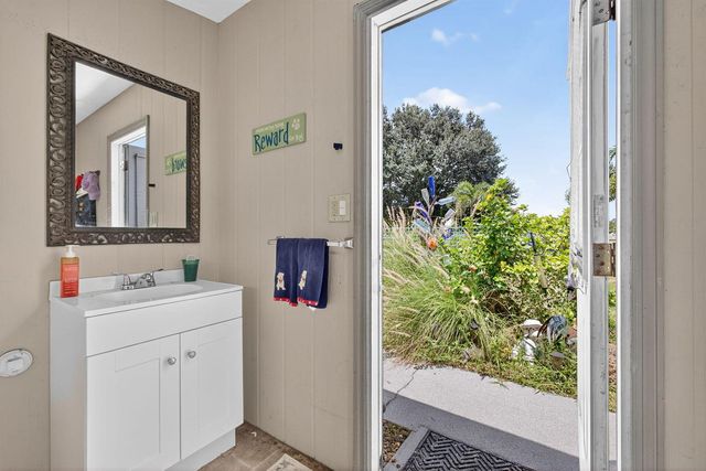 14095 Biddex Road, Loxahatchee, FL 33470