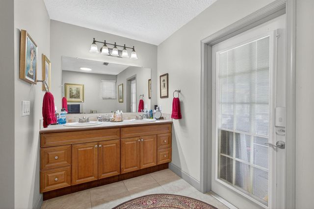 14095 Biddex Road, Loxahatchee, FL 33470