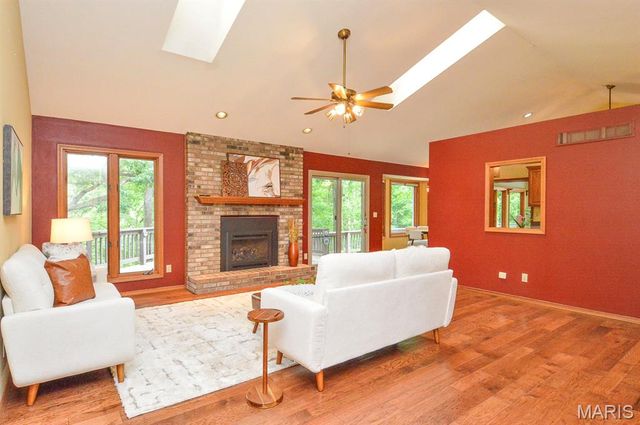 1221 Bridge Park Drive, Alton, IL 62002