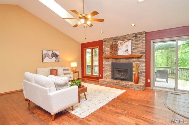 1221 Bridge Park Drive, Alton, IL 62002