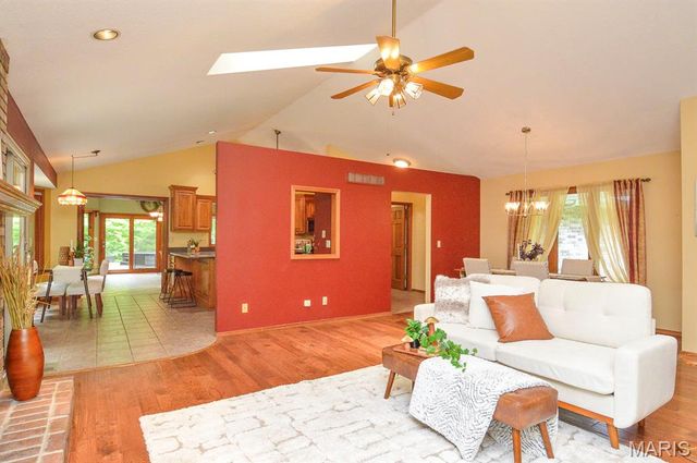 1221 Bridge Park Drive, Alton, IL 62002