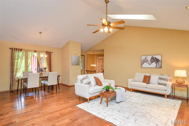 1221 Bridge Park Drive, Alton, IL 62002