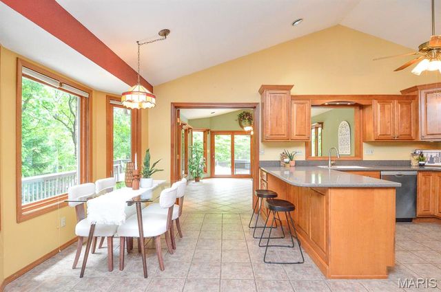 1221 Bridge Park Drive, Alton, IL 62002