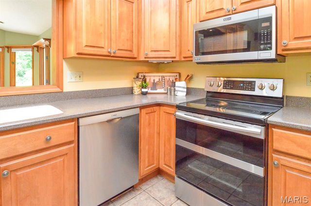 1221 Bridge Park Drive, Alton, IL 62002