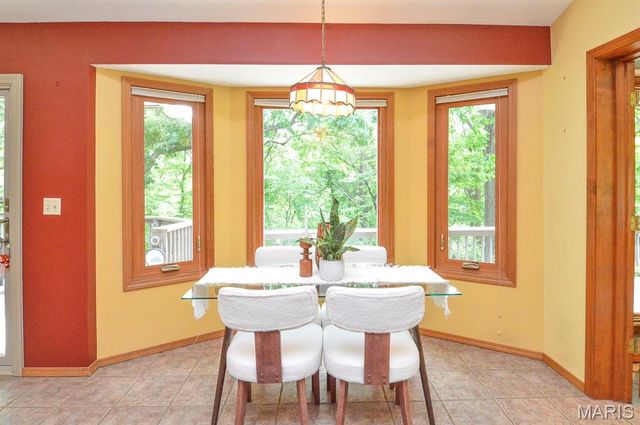 1221 Bridge Park Drive, Alton, IL 62002