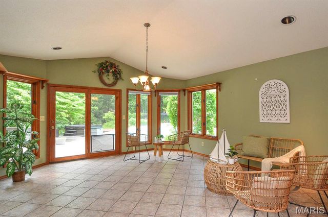 1221 Bridge Park Drive, Alton, IL 62002