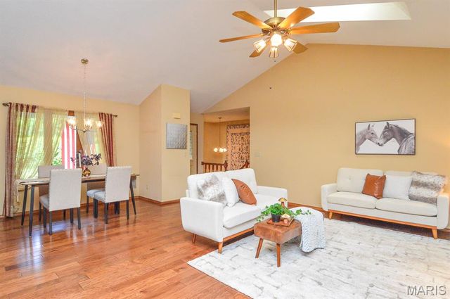 1221 Bridge Park Drive, Alton, IL 62002
