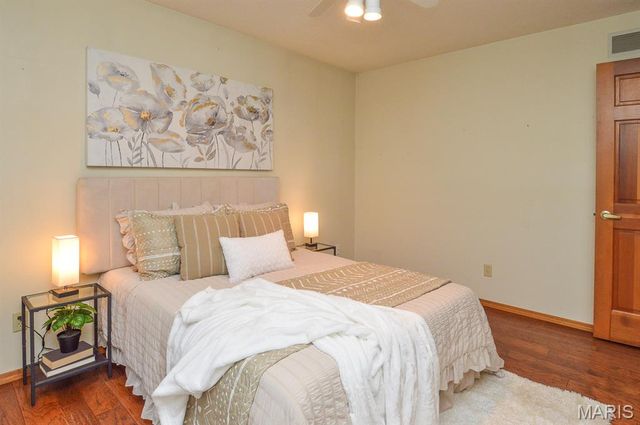 1221 Bridge Park Drive, Alton, IL 62002