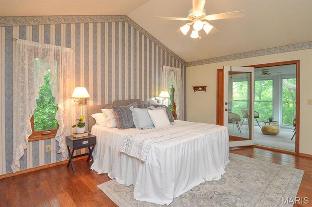 1221 Bridge Park Drive, Alton, IL 62002