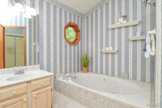 1221 Bridge Park Drive, Alton, IL 62002