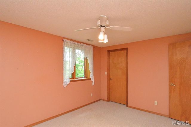 1221 Bridge Park Drive, Alton, IL 62002